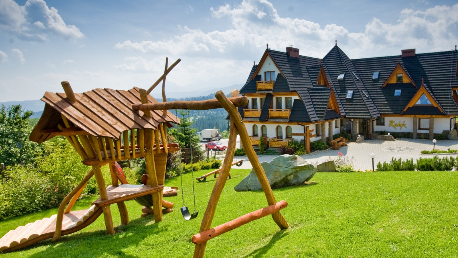 Hotell Redyk suusarajad ja talvemaastik